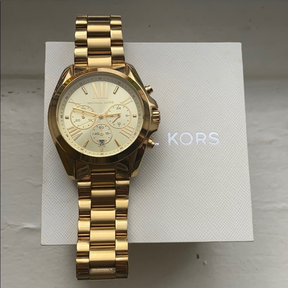 Gold Michael Kors watch ✨ Needs to be sold ASAP! SEND ME AN OFER! - Picture 4 of 11